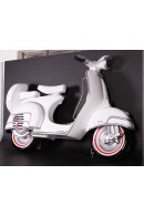MOTO SCOOTER PARED BLANCA